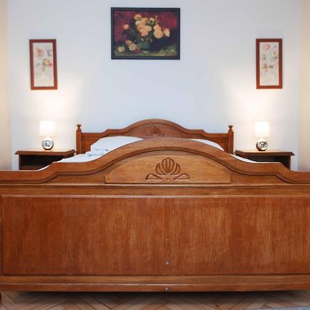 Hotel Holiday Виктория Экстерьер фото