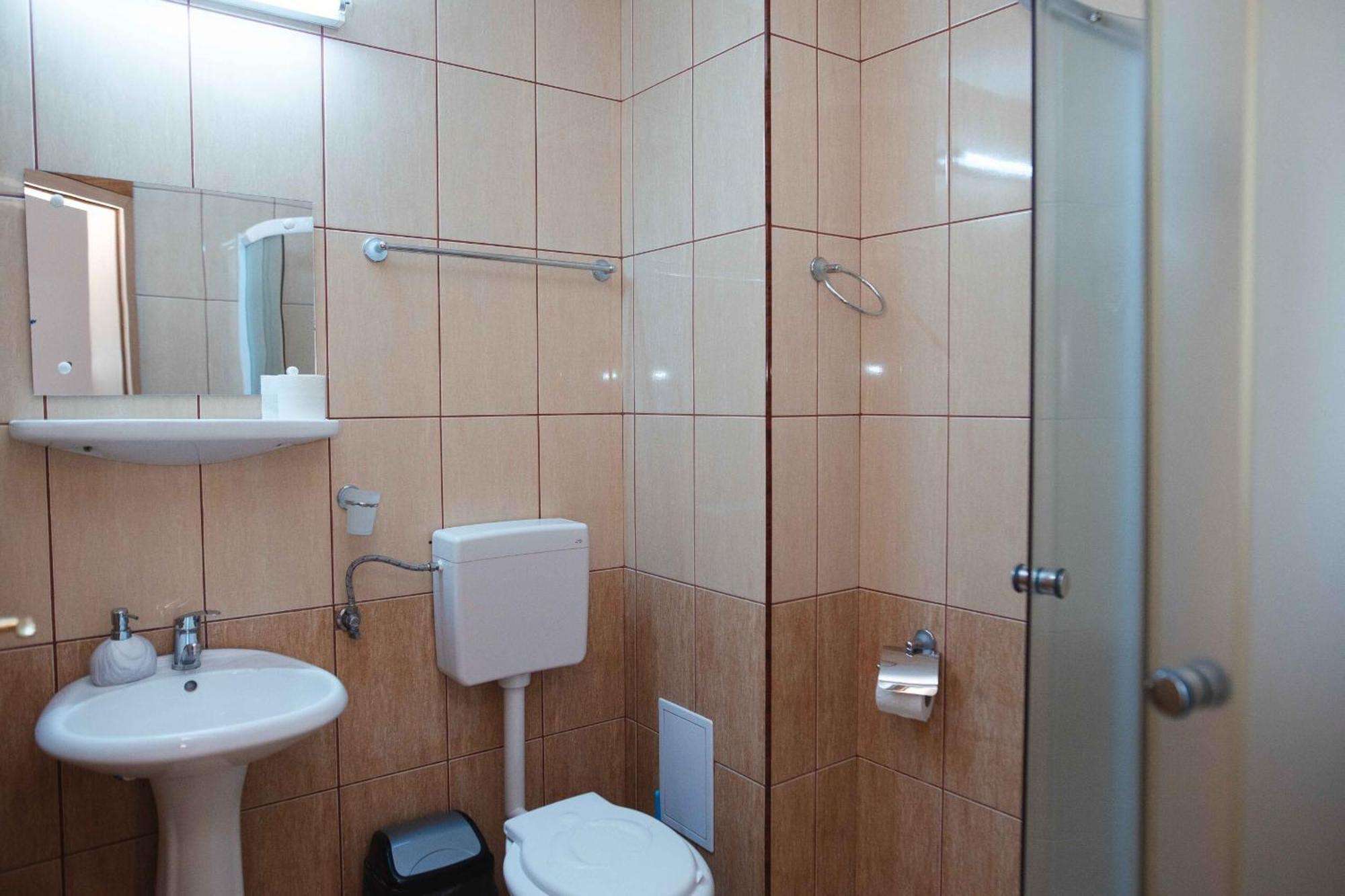 Hotel Holiday Виктория Экстерьер фото